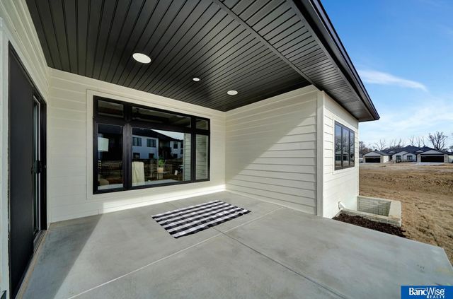 9201 Marbella Drive, Lincoln, NE 68520