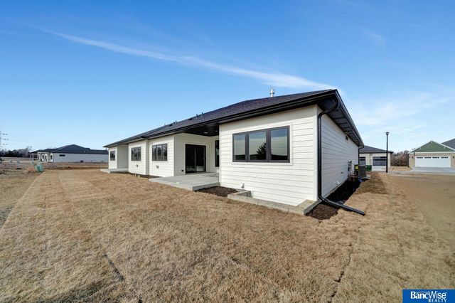 9201 Marbella Drive, Lincoln, NE 68520