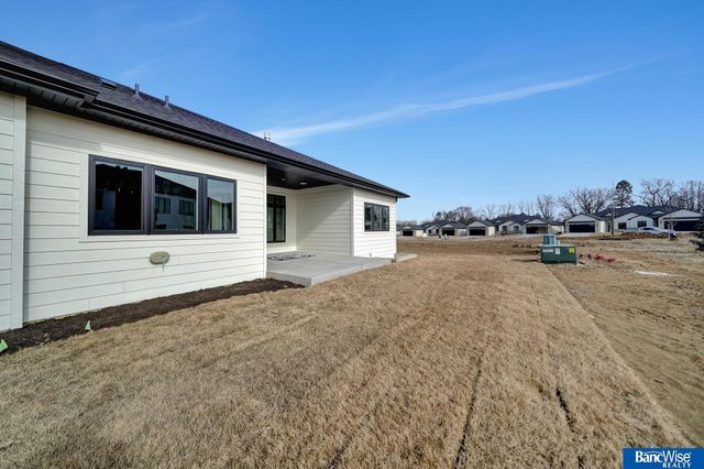 9201 Marbella Drive, Lincoln, NE 68520
