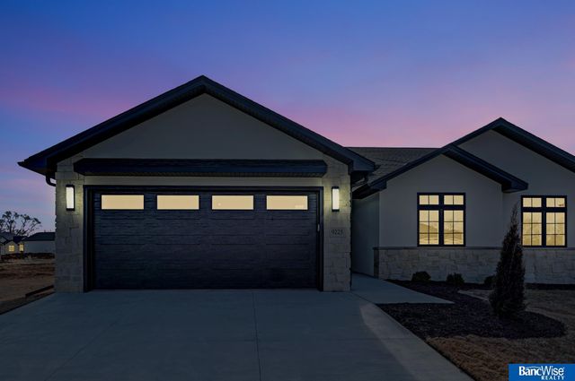9201 Marbella Drive, Lincoln, NE 68520