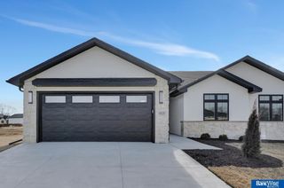 9201 Marbella Drive, Lincoln, NE 68520