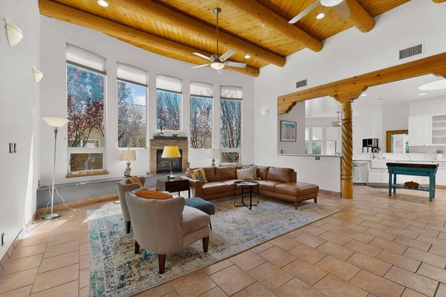 6316 Pima Place NW, Albuquerque, NM 87120