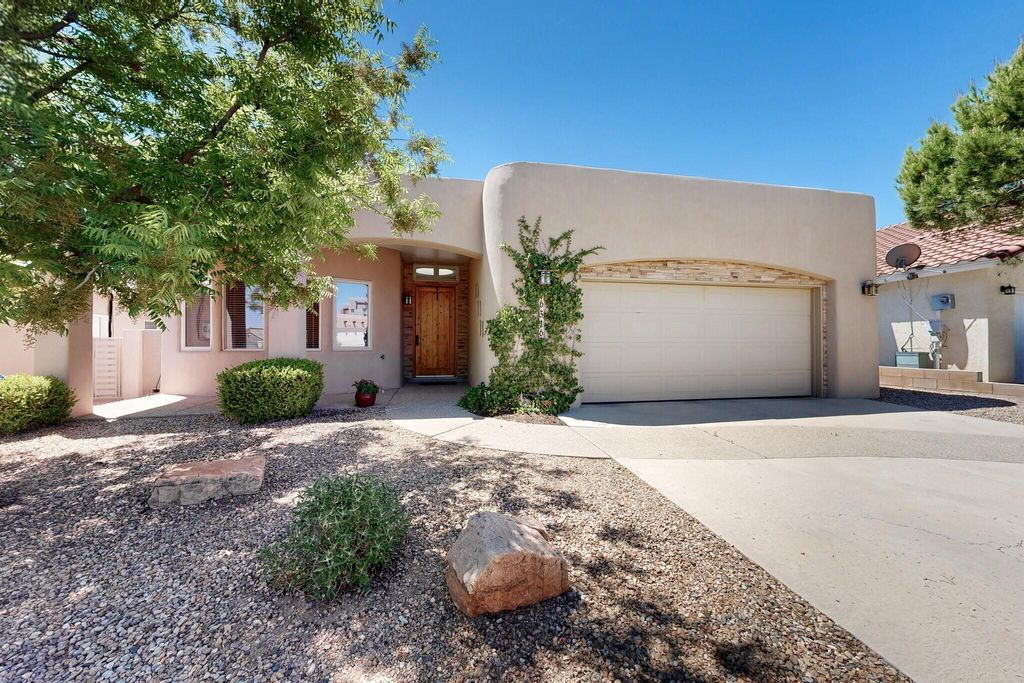 6316 Pima Place NW, Albuquerque, NM 87120