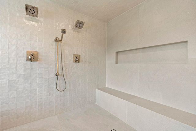 8 Leeward Circle, Jupiter, FL 33469