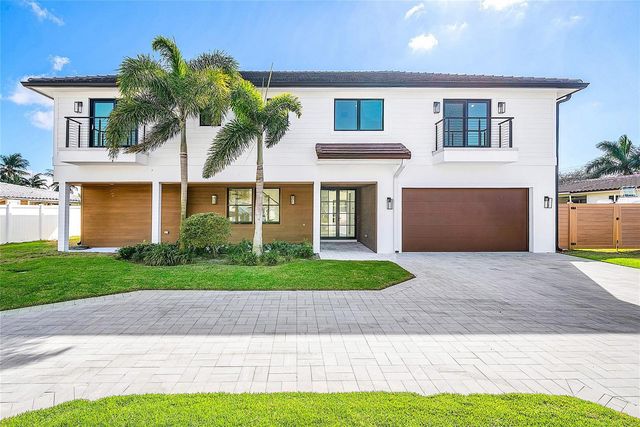 8 Leeward Circle, Jupiter, FL 33469