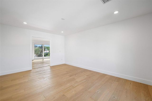 8 Leeward Circle, Jupiter, FL 33469