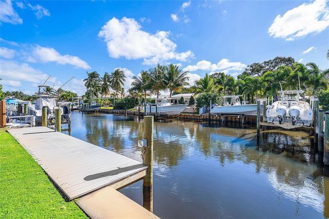 8 Leeward Circle, Jupiter, FL 33469