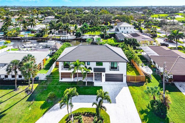 8 Leeward Circle, Jupiter, FL 33469