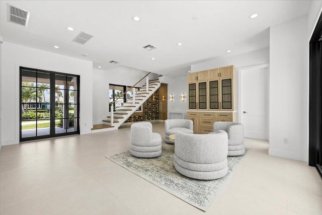 8 Leeward Circle, Jupiter, FL 33469