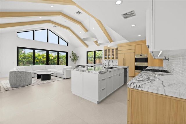 8 Leeward Circle, Jupiter, FL 33469