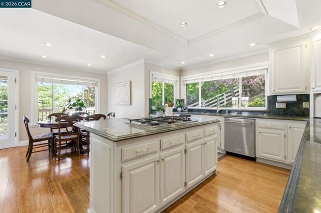 725 Castle Rock Rd, Walnut Creek, CA 94598