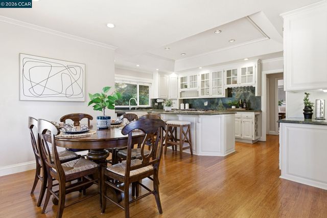 725 Castle Rock Rd, Walnut Creek, CA 94598