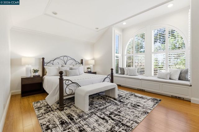 725 Castle Rock Rd, Walnut Creek, CA 94598