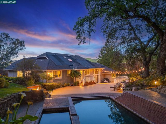 725 Castle Rock Rd, Walnut Creek, CA 94598