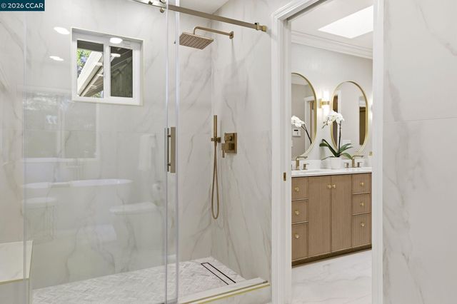 725 Castle Rock Rd, Walnut Creek, CA 94598