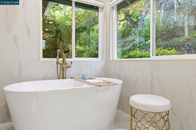 725 Castle Rock Rd, Walnut Creek, CA 94598