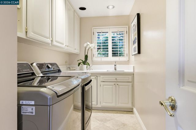 725 Castle Rock Rd, Walnut Creek, CA 94598