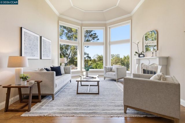 725 Castle Rock Rd, Walnut Creek, CA 94598