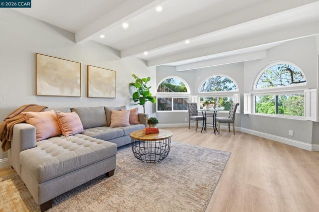 725 Castle Rock Rd, Walnut Creek, CA 94598