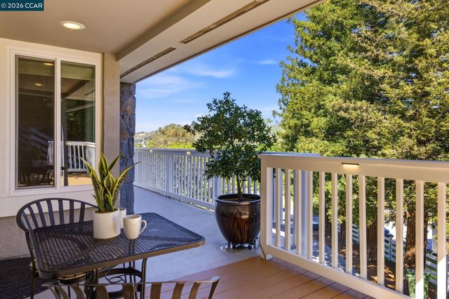 725 Castle Rock Rd, Walnut Creek, CA 94598