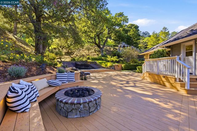 725 Castle Rock Rd, Walnut Creek, CA 94598