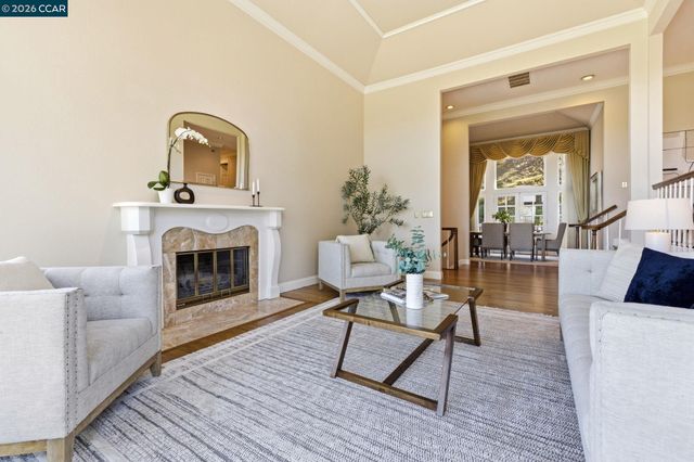 725 Castle Rock Rd, Walnut Creek, CA 94598