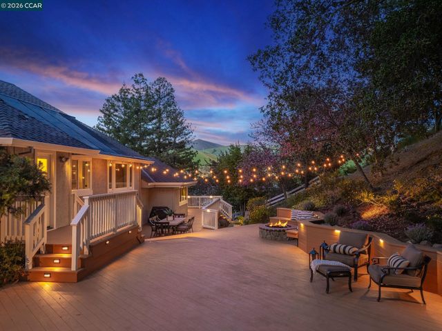 725 Castle Rock Rd, Walnut Creek, CA 94598