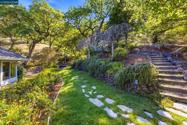 725 Castle Rock Rd, Walnut Creek, CA 94598