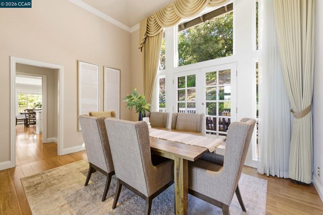 725 Castle Rock Rd, Walnut Creek, CA 94598