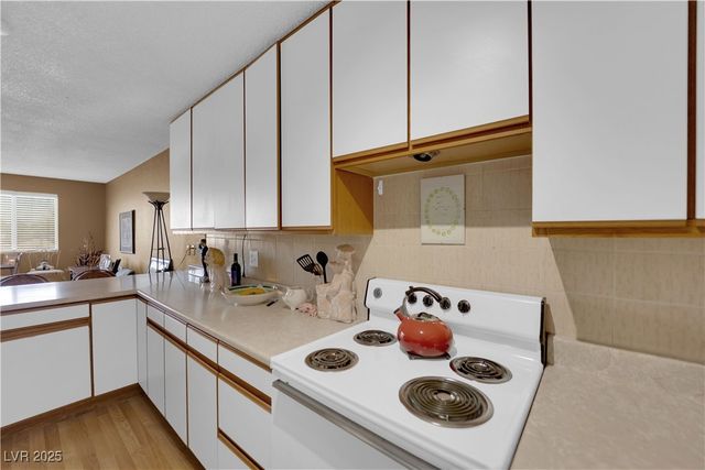 95 East Windmill Lane, Las Vegas, NV 89123