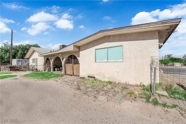 95 East Windmill Lane, Las Vegas, NV 89123