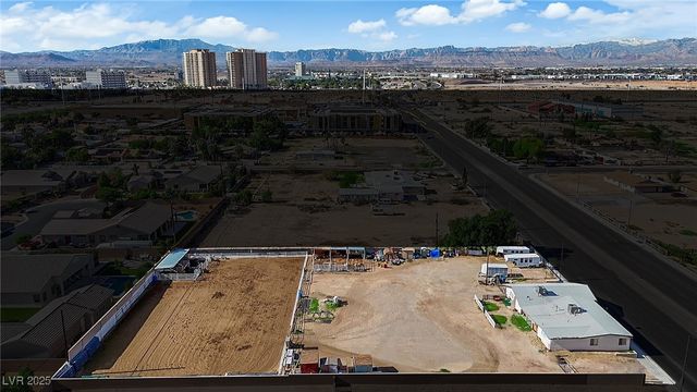 95 East Windmill Lane, Las Vegas, NV 89123