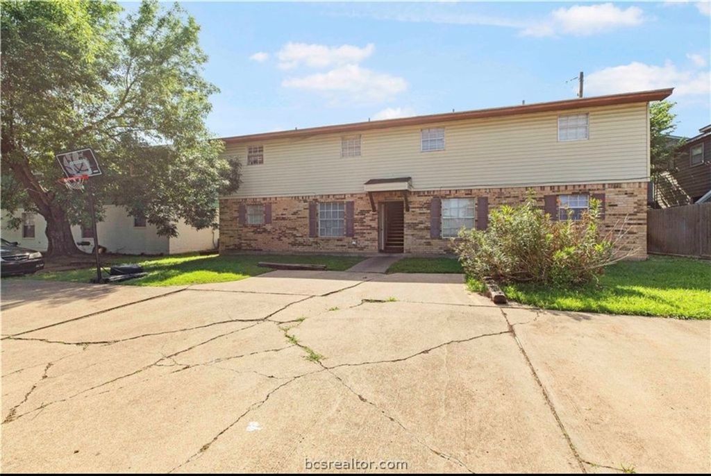 2400 Jaguar Drive, Bryan, TX 77807 — exterior
