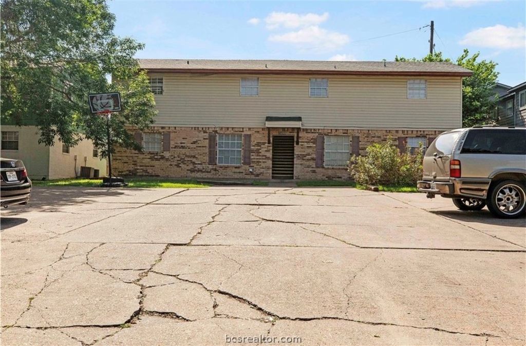 2400 Jaguar Drive, Bryan, TX 77807 — photo 2