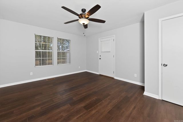 8517 Fairwood Road, Mabelvale, AR 72103