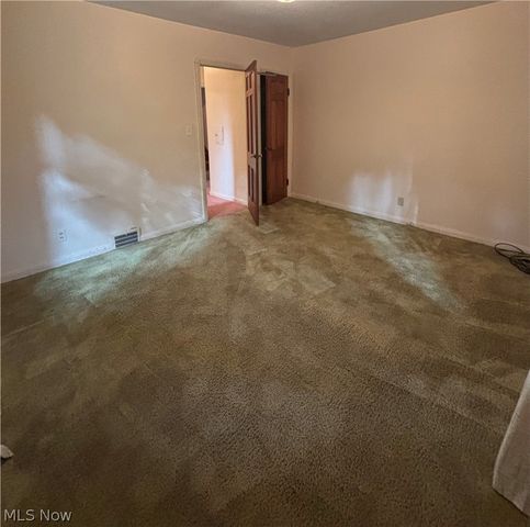 6862 York Road, Parma Heights, OH 44130