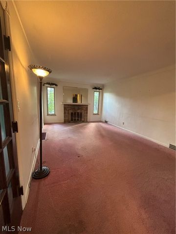 6862 York Road, Parma Heights, OH 44130