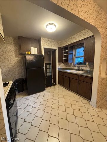 6862 York Road, Parma Heights, OH 44130