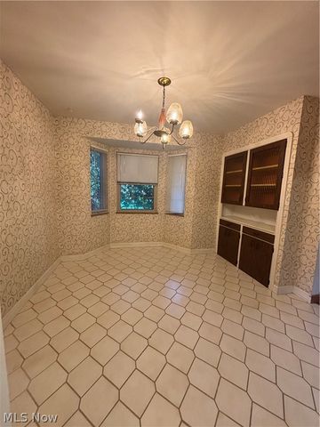 6862 York Road, Parma Heights, OH 44130