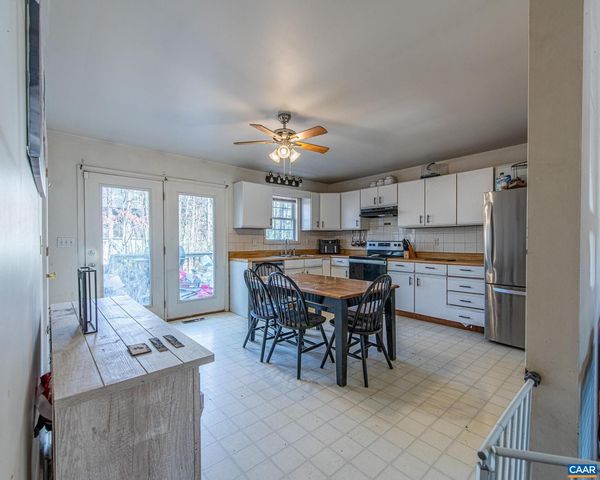 24 LOBLOLLY RD, Palmyra, VA 22963