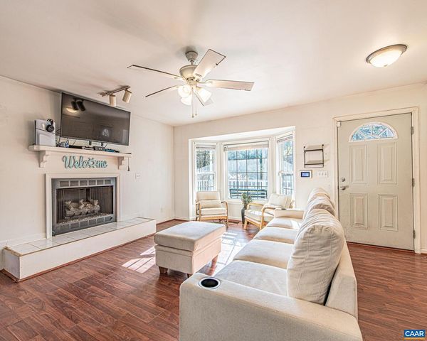 24 LOBLOLLY RD, Palmyra, VA 22963