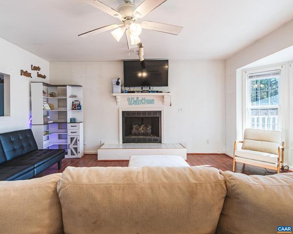 24 LOBLOLLY RD, Palmyra, VA 22963