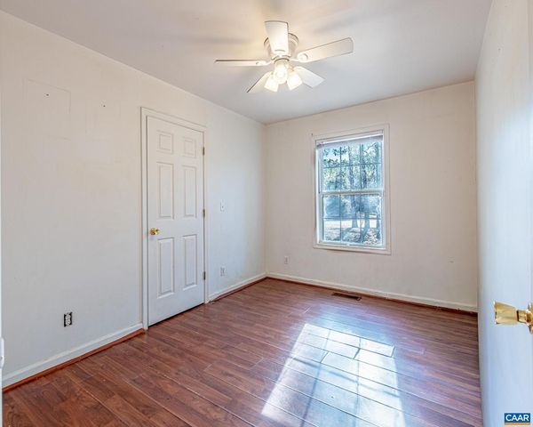 24 LOBLOLLY RD, Palmyra, VA 22963