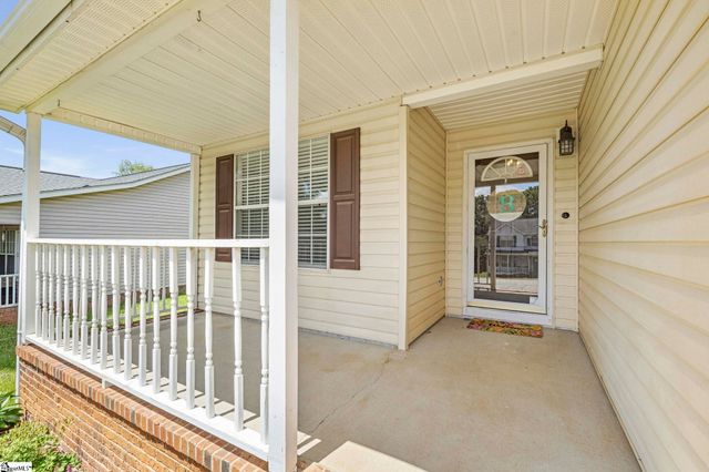 26 Michell Drive, Taylors, SC 29687