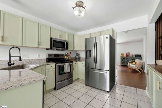 26 Michell Drive, Taylors, SC 29687
