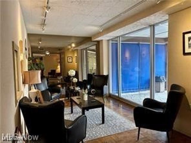 11850 Edgewater Drive 723, Lakewood, OH 44107