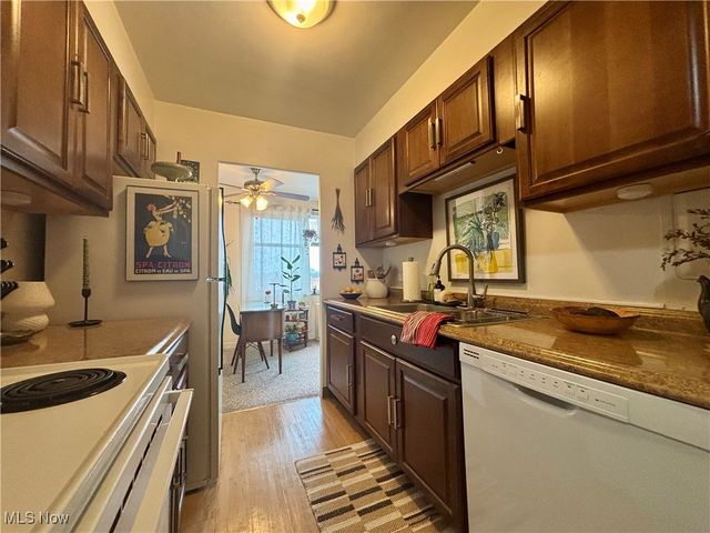 11850 Edgewater Drive 723, Lakewood, OH 44107