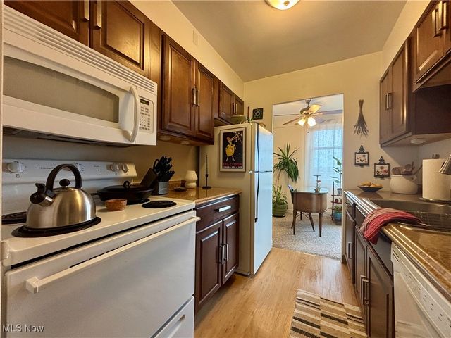 11850 Edgewater Drive 723, Lakewood, OH 44107