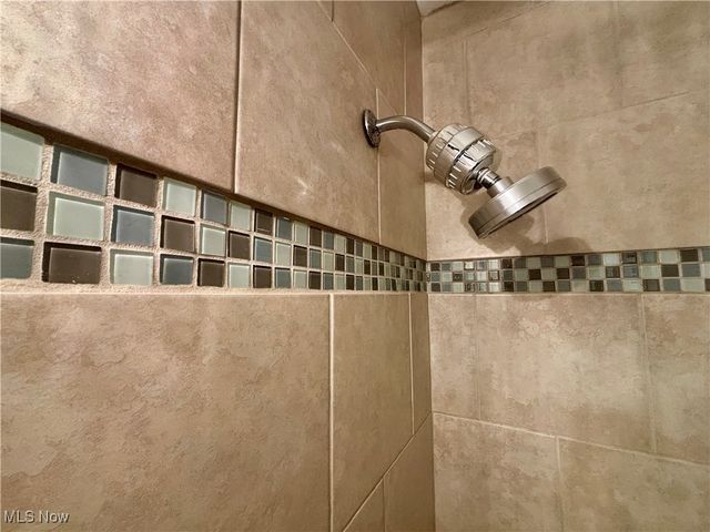 11850 Edgewater Drive 723, Lakewood, OH 44107