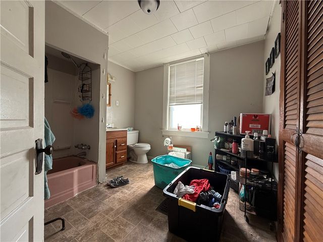 930 Marshall Ave, New Castle, PA 16101